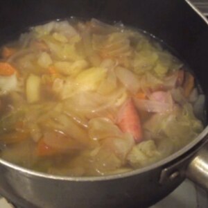 ウインナーと野菜のコンソメスープ煮込み